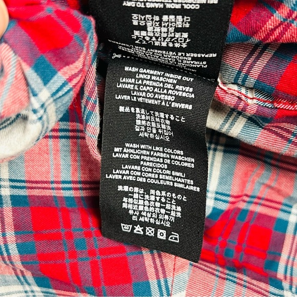 POLARIS INDIAN MOTORCYCLES WOMENS RED SCRIPT EMB SHIRT SIZE MEDIUM NWT - Picture 9 of 14